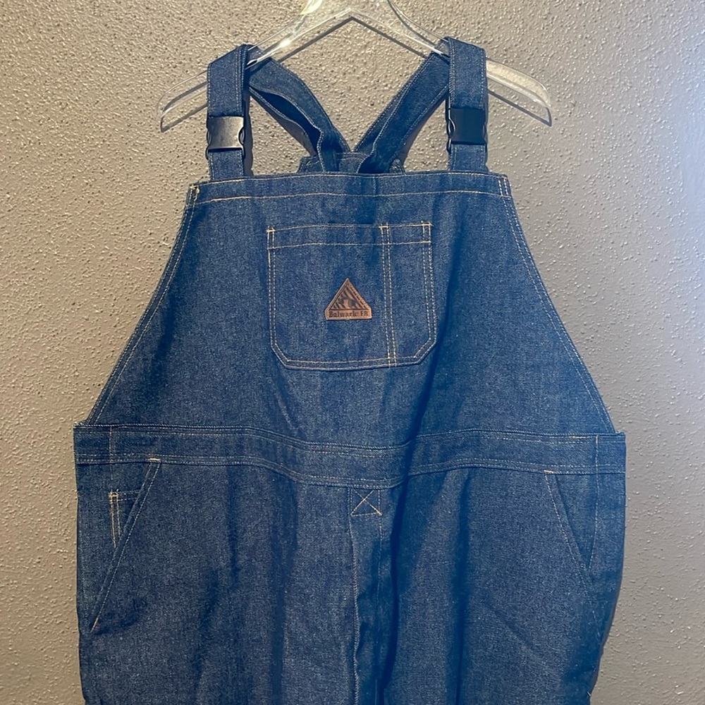 Bulwark Men’s Flame Resistant Heavyweight Denim Bib Overalls - Picture 2 of 10